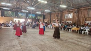 Grupos da Terceira Idade participam de Baile Regional 2022 em Chuvisca