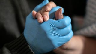 Pandemia causou crise de saúde mental inédita e aumento da violência doméstica, diz Opas