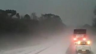 VÍDEO: Temporal de granizo atinge entre Minas do Leão e Pantano e deixa um 'tapete' de gelo nas estradas