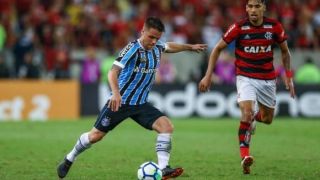 Renato vê Grêmio melhor no jogo, mas lamenta falta de "tranquilidade" ofensiva
