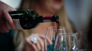 Pesquisa da UFRGS analisa consumo de bebidas alcoólicas durante pandemia da Covid-19