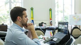 Governo do RS define 12 regiões em bandeira vermelha