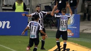 Grêmio perde para o Ceará e segue na zona de rebaixamento do Brasileirão