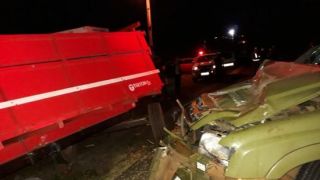 Colisão entre trator e viatura da BM deixa dois feridos na ERS 343, em São José do Ouro