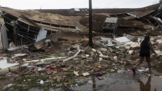 Furacão Laura deixa ao menos um morto, destruição e inundações em Louisiana