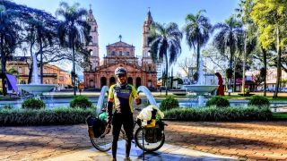 'Tem muita coisa no mundo', diz ciclista de São Jerônimo que já pedalou 30 mil quilômetros