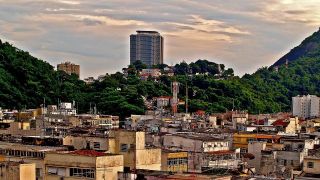 Países com desigualdade social, como Brasil, vão demorar mais para sair da pandemia, diz estudo