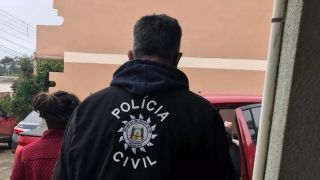 Presa suspeita de matar sogros em Jaguarão; namorado admitiu à polícia ter planejado o crime