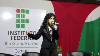 Estudante de Porto Alegre é selecionada para curso em universidade na Inglaterra