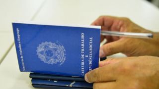 Pesquisa revela que contratar temporários para o final do ano está nos planos de 35% dos lojistas do Rio Grande do Sul
