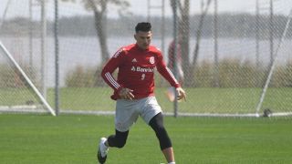 Inter enfrenta o Sport tentando se manter na briga pela liderança do Brasileirão