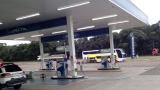 Torcedores do River Plate são detidos após praticar furto em conveniência de posto às margens da BR-153