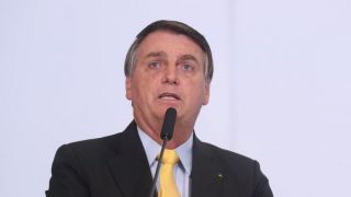 ''Fofoca'', diz Bolsonaro sobre especulação de que Maia pode virar ministro
