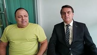 Ao lado de Pazuello, Bolsonaro volta a recomendar hidroxicloroquina