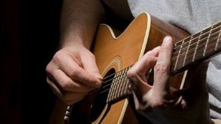 Dom Feliciano tem curso gratuito de violão