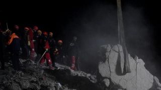 Sobe para 20 número de mortos por terremoto na costa de Turquia e Grécia
