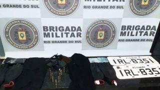 BM prendeu homem com carro roubado, arma e toucas “ninja” em Tapes