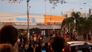 Protestos por morte de João Alberto têm tensão e quebra-quebra em capitais