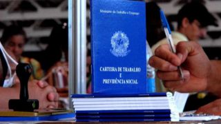 Ministro da Economia prevê a perda de 300 mil vagas de emprego no Brasil neste ano