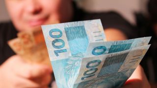 Mais de 6 milhões de brasileiros pediram empréstimo na pandemia, revela o IBGE