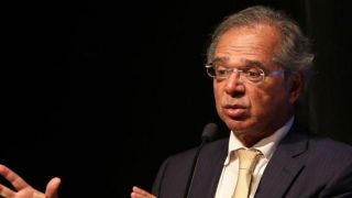 Campanha de "vacinação em massa" no País custaria cerca de R$ 20 bilhões, diz Guedes