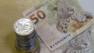 Governo revisa de R$ 1.067 para R$ 1.088 a previsão para o salário mínimo nacional em 2021