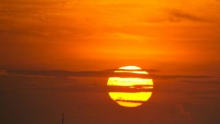 Verão começa com temperaturas altas e previsões opostas sobre chuvas