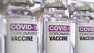 Distribuição de vacinas da AstraZeneca deve começar neste sábado