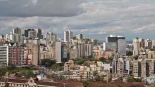 RS terá sábado de calor e sol entre nuvens