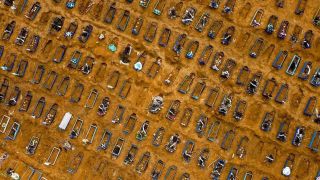 O Brasil registra 1.254 novas mortes e 56 mil casos confirmados de coronavírus nas últimas 24 horas