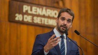 “Contem comigo, porque eu conto com cada um de vocês”, diz o governador Eduardo Leite na abertura do ano legislativo