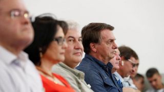 Bolsonaro fala em pagar auxílio emergencial "por mais alguns meses"
