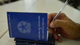 Pedidos de seguro-desemprego recuam quase 20% no Rio Grande do Sul