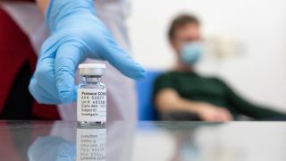 Anvisa aprova registro definitivo da vacina da Pfizer contra o coronavírus