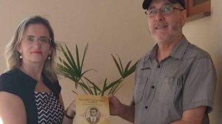 Escritora Donfelicianense lança livro contando a história de Francisco Valdomiro Lorenz