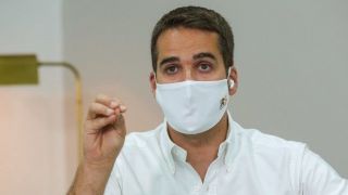 “Melhor que o Estado faça escolhas agora do que médicos tenham que fazer escolhas sobre quem vive e quem morre”, diz Eduardo Leite