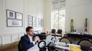 Governador Eduardo Leite anuncia a privatização da Corsan