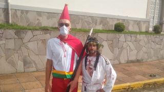 Em Dom Feliciano, fiel percorreu o trajeto da Igreja Matriz até a Cruz do imigrante, carregando uma cruz
