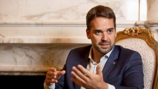 Governador Eduardo Leite projeta liberar auxílio emergencial entre 30 e 45 dias no Rio Grande do Sul