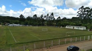 Retornaram as atividades da escolinha de futebol masculino e feminino para alunos de 06 a 17 anos em Dom Feliciano