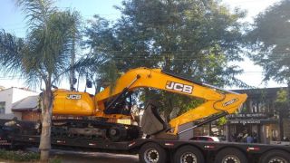 Dom Feliciano adquire escavadeira hidráulica com recurso próprio no valor de R$ 585.000,00