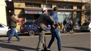 Um Homem foi preso nesta tarde de quarta-feira (05) no centro de camaquã