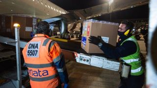 Cerca de 100 mil doses de vacina da Pfizer serão distribuídas para interior do RS