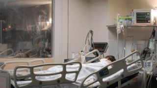 Brasil passa das 446 mil mortes e se aproxima dos 16 milhões de casos de covid