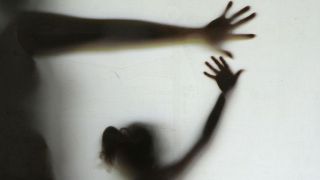 Com medo de traficante, mãe permitia estupro da filha de 12 anos