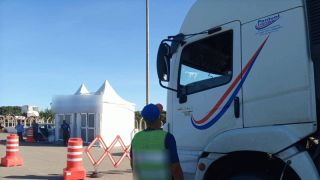 Covid: Testagem em caminhoneiros que atravessam fronteiras com Argentina e Chile começa dia 31