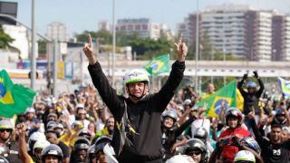 “A procissão no Rio em louvor ao vírus é declaração de guerra ao SUS”, diz Renan Calheiros sobre ato em apoio a Bolsonaro