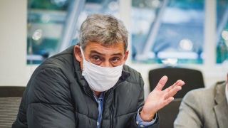 Prefeito de Porto Alegre anuncia a vacinação de professores contra o coronavírus