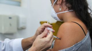 Brasil registra recorde de 2,2 milhões de doses de vacinas contra o coronavírus aplicadas em um dia