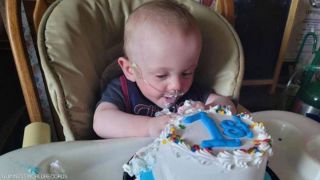 Menor bebê do mundo supera todas as expectativas e comemora seu primeiro aniversário